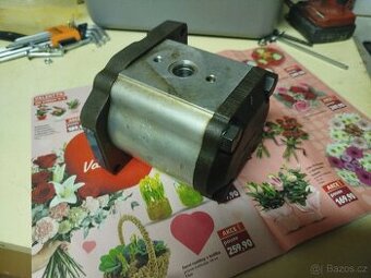 Čerpadlo hydraulické UD 2502V - 1