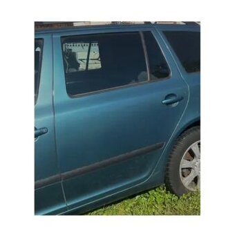 NASTROJENÉ levé zadní dveře Škoda Octavia 2