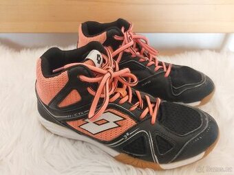 Dívčí kotníkové sálovky LOTTO vel. 37