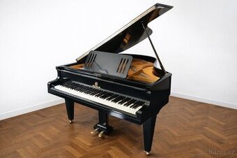 Klavír PETROF - Délka 150 cm.