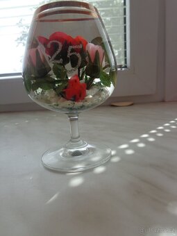 Různé sklo, keramika-vázy, hrnky, džbány, sklenice, misky...