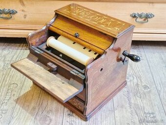 Starožitný hrací stroj Melodia Roller Organ, Gately&Co, USA