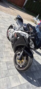 Cbr 1000 rr 2011 Brno. 80000 Kč.