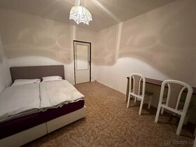 Аренда комнаты для семейной пары в квартире 5kk, Praha 13