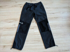 Dětské jarní kalhoty černé s kostičkami značky Neverest