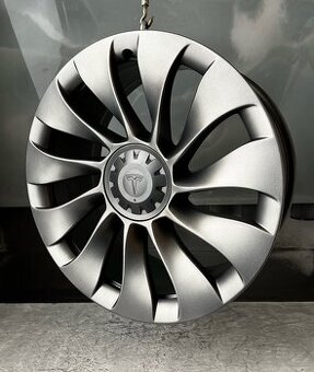 Tesla performance 20” kola 100%stav + pneu  Model 3, Model Y