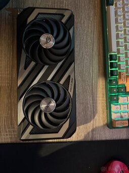 AMD Radeon RX6650 XT (ASUS ROG Strix)