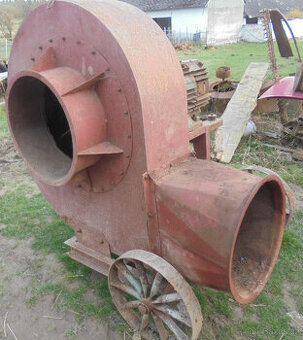 žralok - výfuk - 1