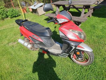 Skútr 50