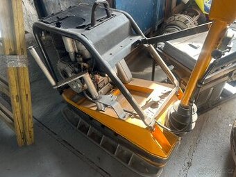 Prodám vibrační desku WACKER Diesel