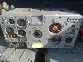 Prodám vozidlové radiostanice R123M - 1