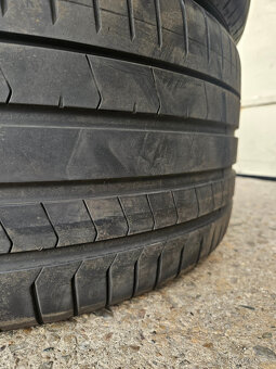 275/30R20 97Y XL RFT P-Zero (PZ4) Luxury MOE/ PIRELLI