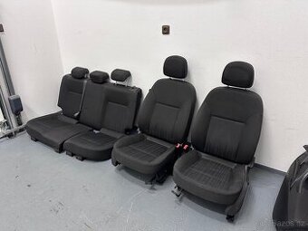 Opel Astra J sedačky interiér