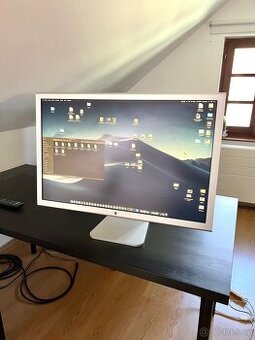Apple Cinema Display 30” - 1