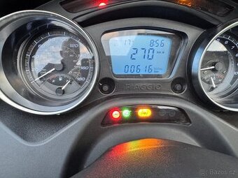 TŘÍKOLKA PIAGGIO MP3 300 HPE