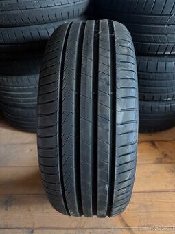 Letní pneu 1ks Pirelli Cinturato P7 225/40 R19 93Y