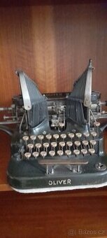 Prodám psací stroj