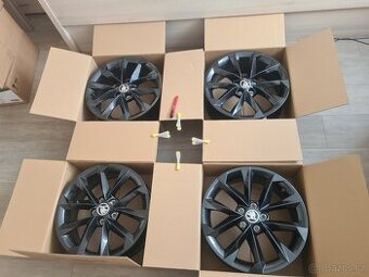 NOVÉ Alu ITALIA 6,0J x 16" ET 35 Kamiq, Scala atd.