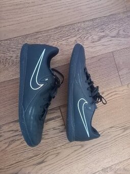 Nike halové boty vel. 38.5