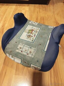 Dětský podsedák do auta