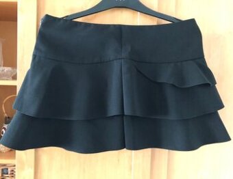 Moderní, krátká sukně - vel.M