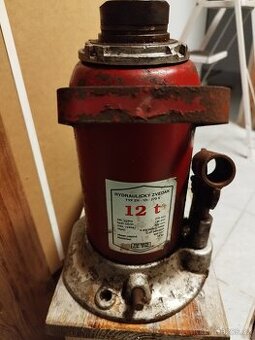 Hydraulický zvedák