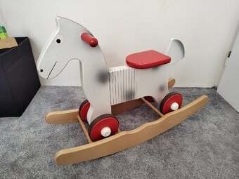 houpací / jezdící koník