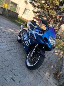 Suzuki gsx R 750