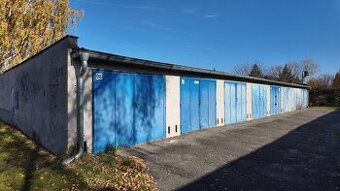 Prostorná garáž (18 m²) s elektřinou v ulici Ovocná, Rožnov - 1