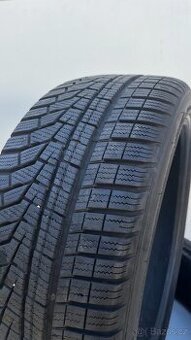 2x zimní pneu - 225/40 R19 93V - HANKOOK - 7mm