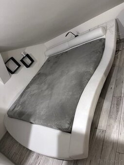 Manželská postel 200x180