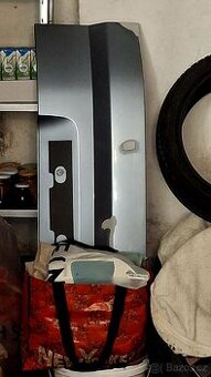 Prodám Spodní Díl 5.DVŘ Ford Smax 2007 Přebroušené