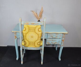 Dubový psací stůl s vintage patinou