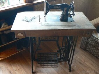 šicí stroj Lada