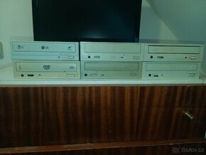 CD DVD mechaniky a vypalovacky