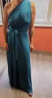 Společenské šaty s několika styly vázání