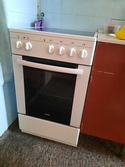 elektrický sporák s troubou