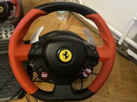 Thrustmaster Sada volantu a pedálů Ferrari 458 SPIDER, Xbox