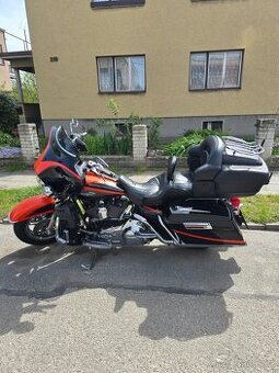 Harley davidson electra glide cvo flhtcuse2