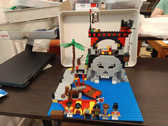 LEGO Pirates 6279 Skull Island