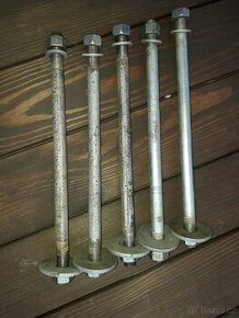 Šrouby M16 - 320 s maticemi