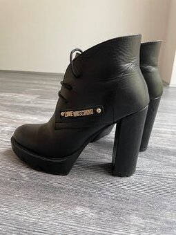 LOVE MOSCHINO dámské kotníkové boty