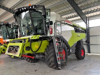 CLAAS LEXION 7400