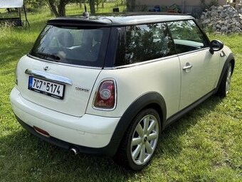 Prodám vůz MINI COOPER, rok výroby 2011.