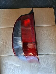 Levé zadní světlo Citroen Saxo