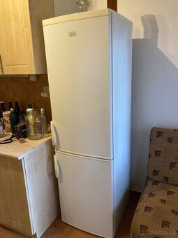 Lednička s mrazákem zn. Zanussi - 1