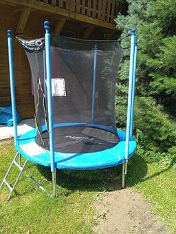 Dětská trampolína