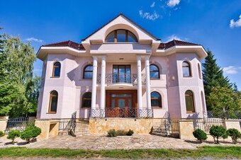 Prodej exklusivní vily užitné plochy 578m2 na pozemku 886m2