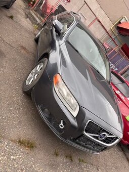 Volvo V70 D3 2011 náhradní díly