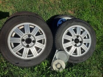 Celoroční pneu 175/65R14T na alu discích – Ford Fiesta 5.gen